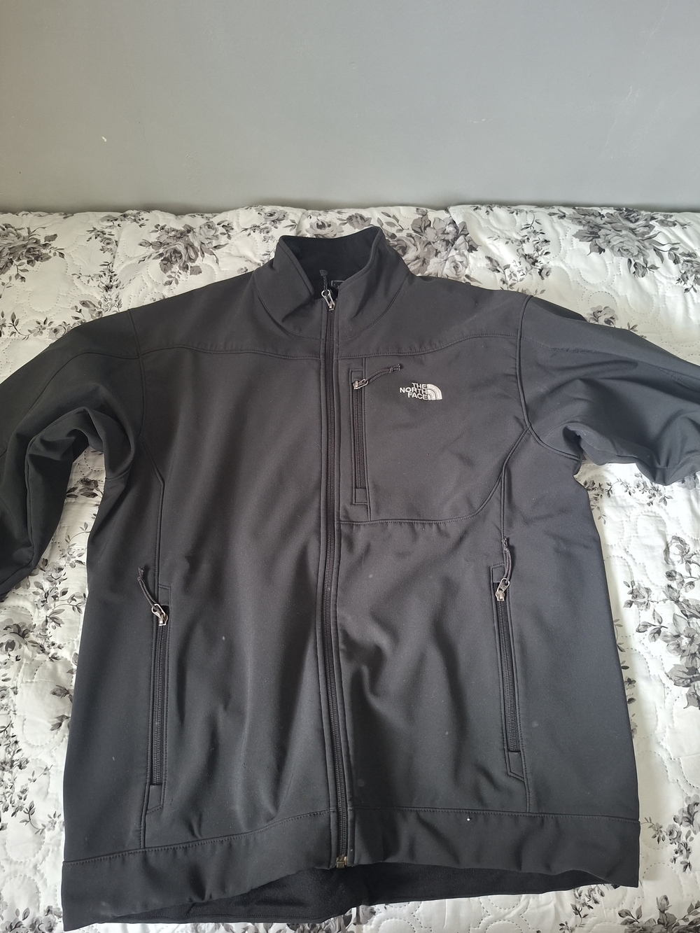 The North Face Men's Black Lightweight Softshell Jacket